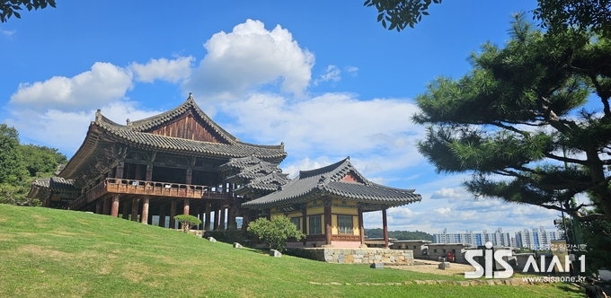 경남 밀양시 중앙로 에 위치한 '영남루'의 모습이다. (사진=윤여진 기자)22024.08.30/시사1